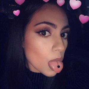 Meet your Posher, Yessenia